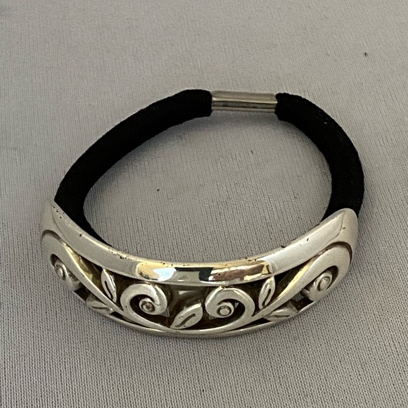 Brighton Accessories Brighton Silver Tone Leaf Design Hair Tie